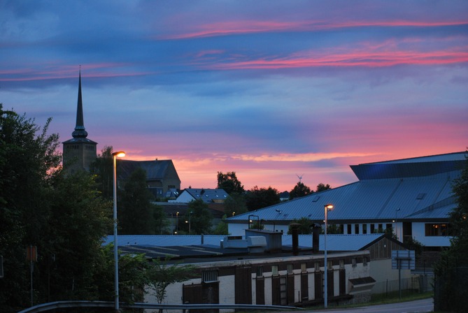 St. Vith - Kirche und Triangel im Abendrot